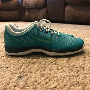 Women’s 8.5 Nike Lunarlon Spikeless Golf Shoes